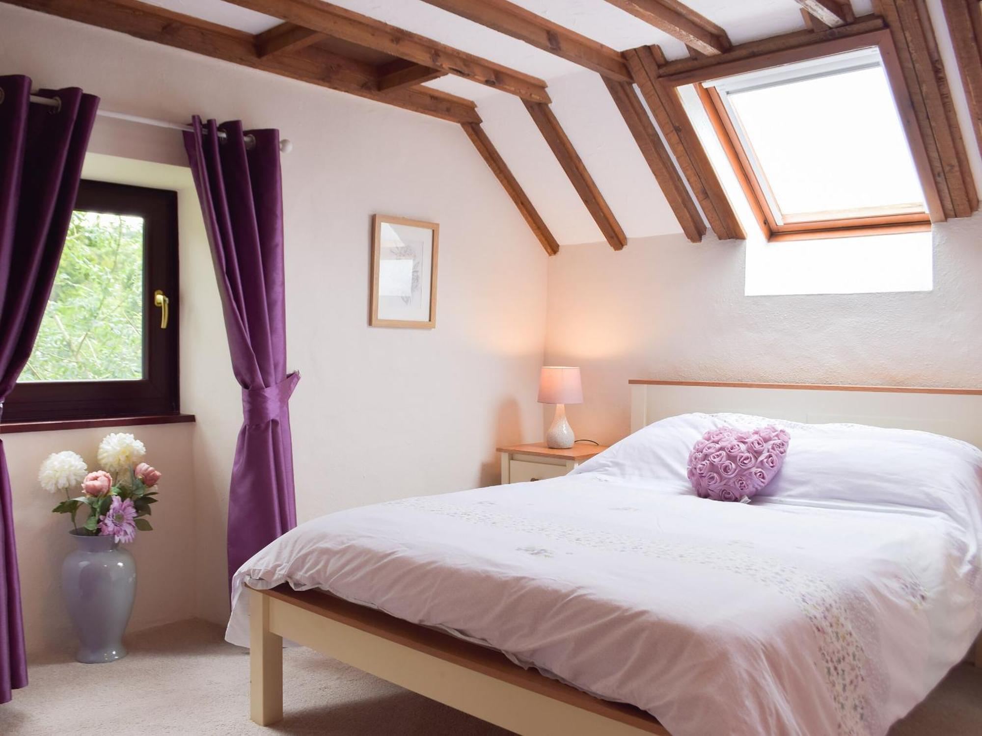 Hay Barn - Dinas Country Club Villa Buitenkant foto